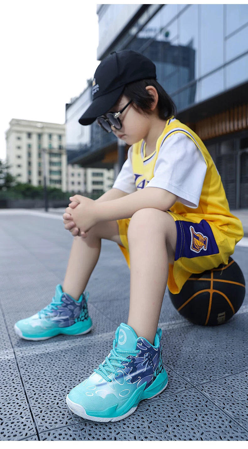 小学生篮球训练课穿什么鞋好